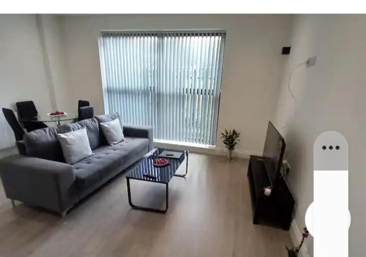 Apartment Flat 22, Spacious Two Bedroom *